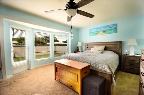 211 66th Avenue Drive W Bradenton FL 34207