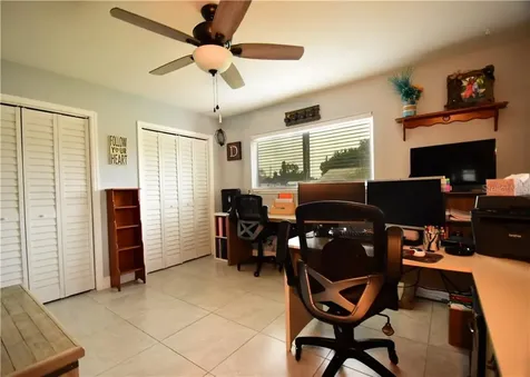 211 66th Avenue Drive W Bradenton FL 34207
