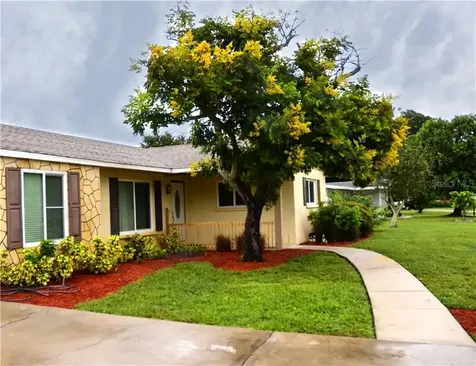 211 66th Avenue Drive W Bradenton FL 34207