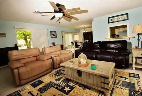 211 66th Avenue Drive W Bradenton FL 34207