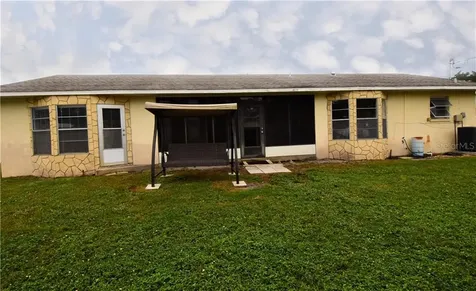 211 66th Avenue Drive W Bradenton FL 34207