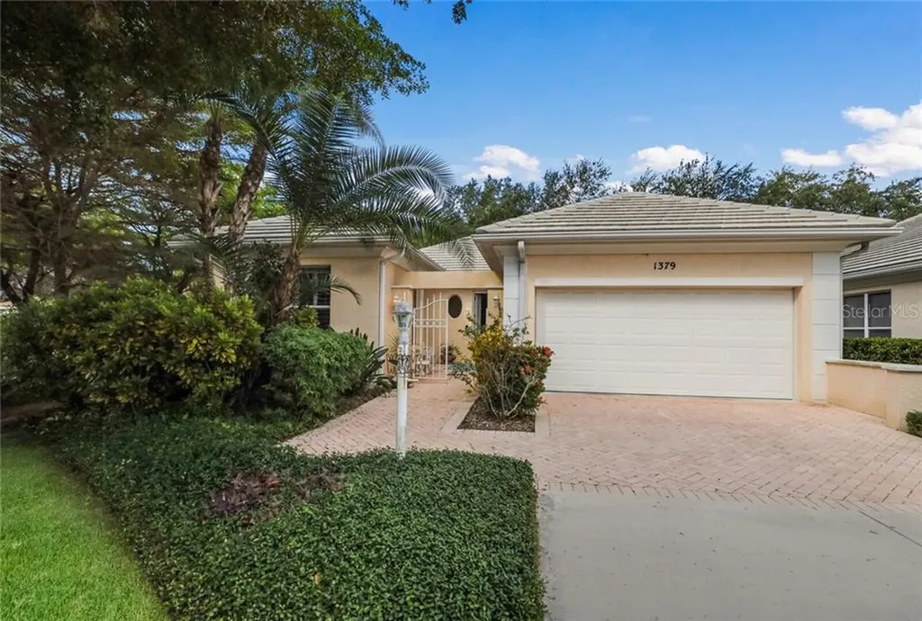 1379 Tearose Place Sarasota FL 34239