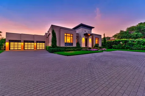 2044 Brightwaters Boulevard NE St Petersburg FL 33704