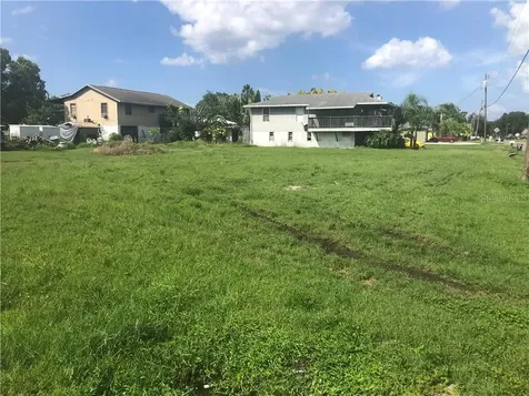 524 37th Street Court W Palmetto FL 34221