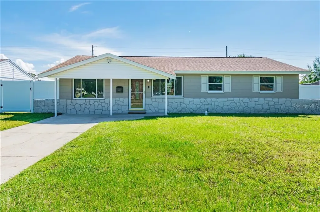 336 74th Avenue NE St Petersburg FL 33702