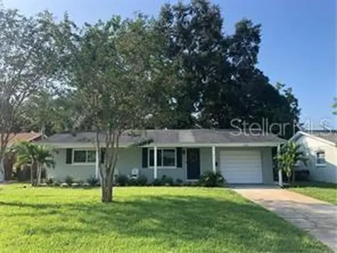 5332 10th Avenue N St Petersburg FL 33710