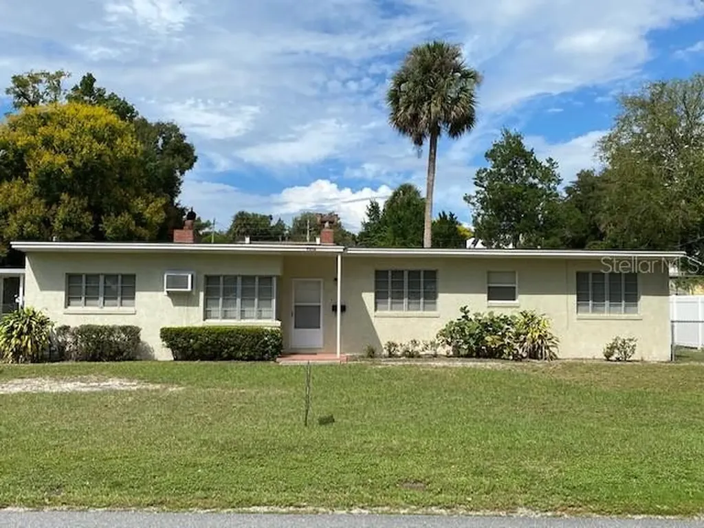 1512 Vine Street Leesburg FL 34748