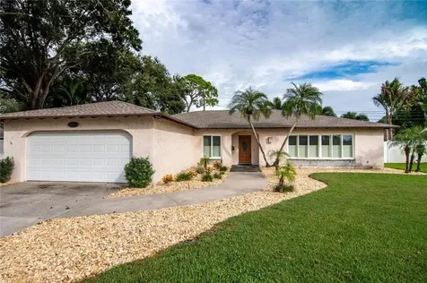 5273 Denver Street NE St Petersburg FL 33703