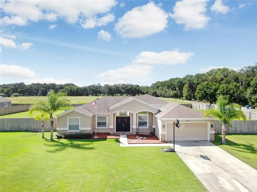 4305 Avondale Groves Street Plant City FL 33567
