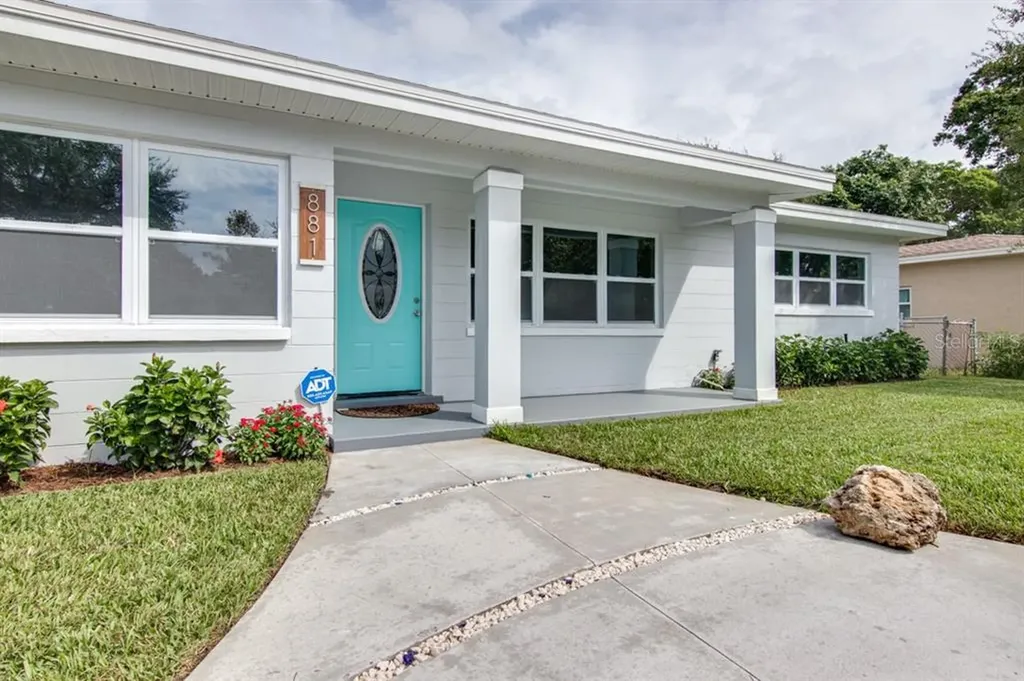881 60th Avenue S St Petersburg FL 33705