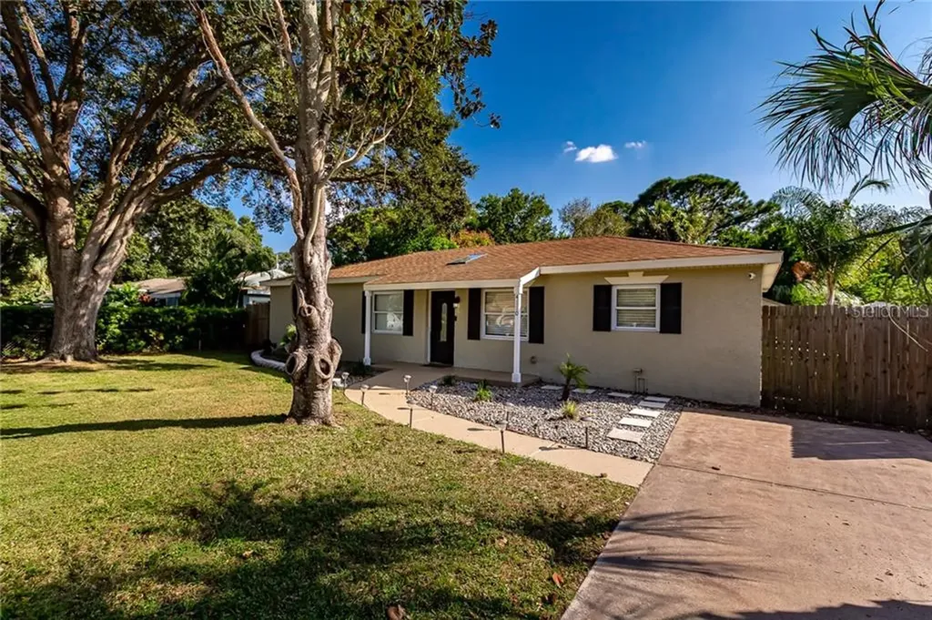 4110 W Bay View Avenue Tampa FL 33611