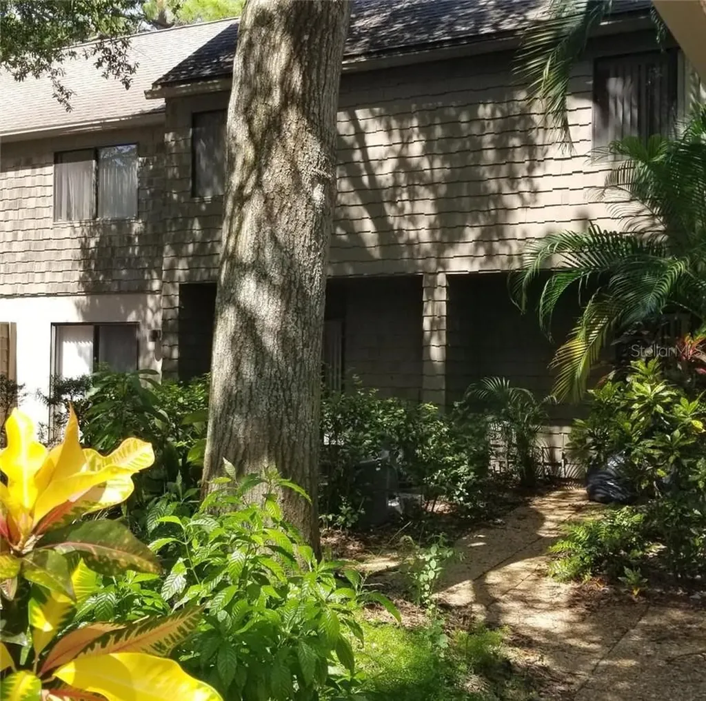 1625 Treehouse Circle Sarasota FL 34231