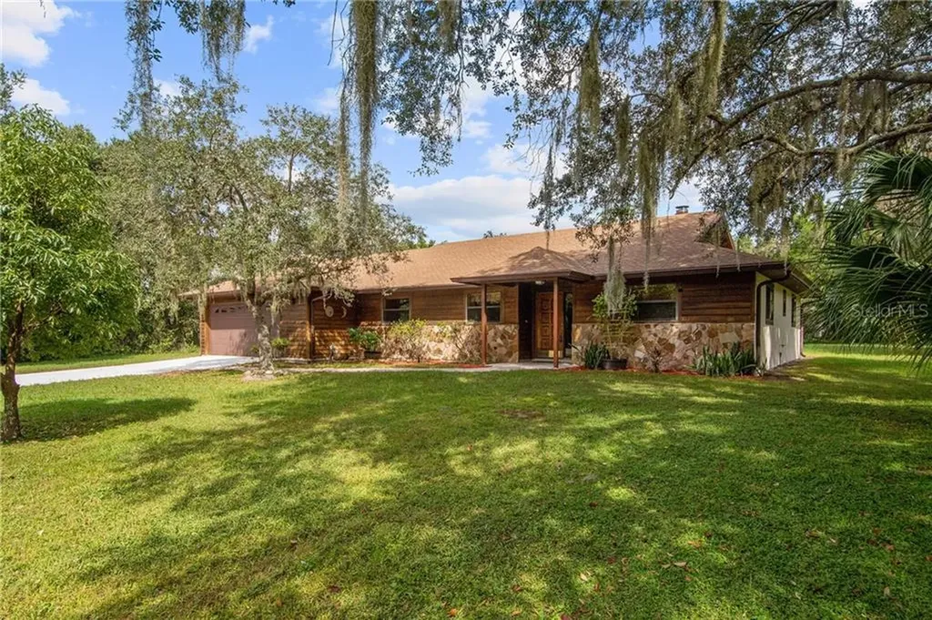 280 W 3rd Street Chuluota FL 32766