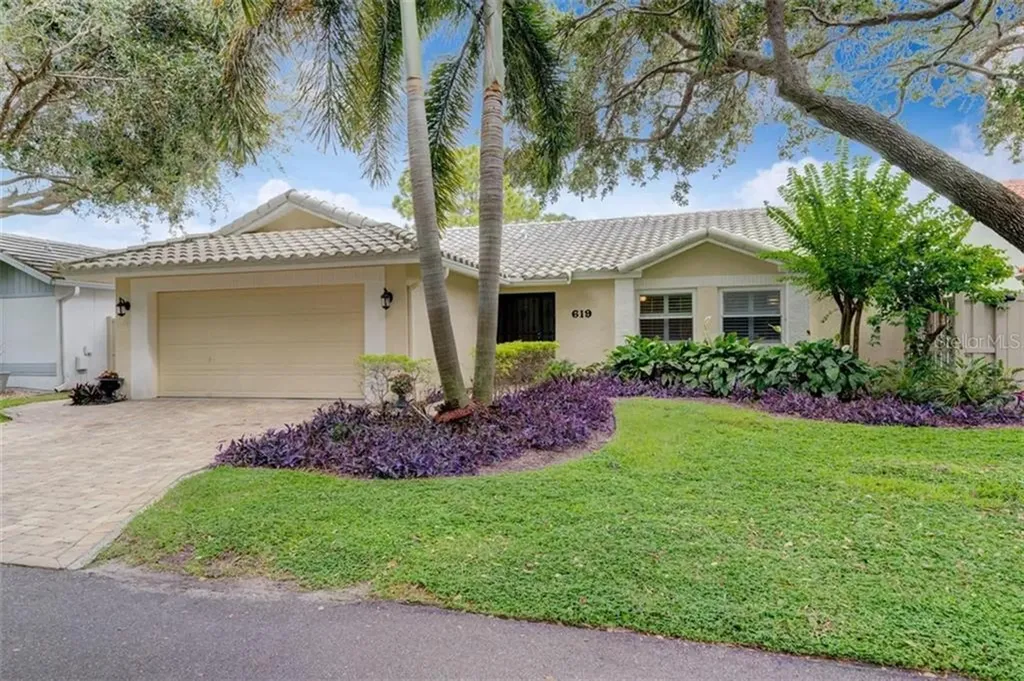 619 Florenz Circle NE St Petersburg FL 33703