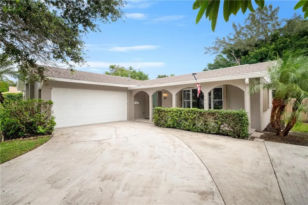 5619 Venetian Boulevard NE St Petersburg FL 33703