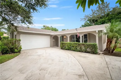 5619 Venetian Boulevard NE St Petersburg FL 33703