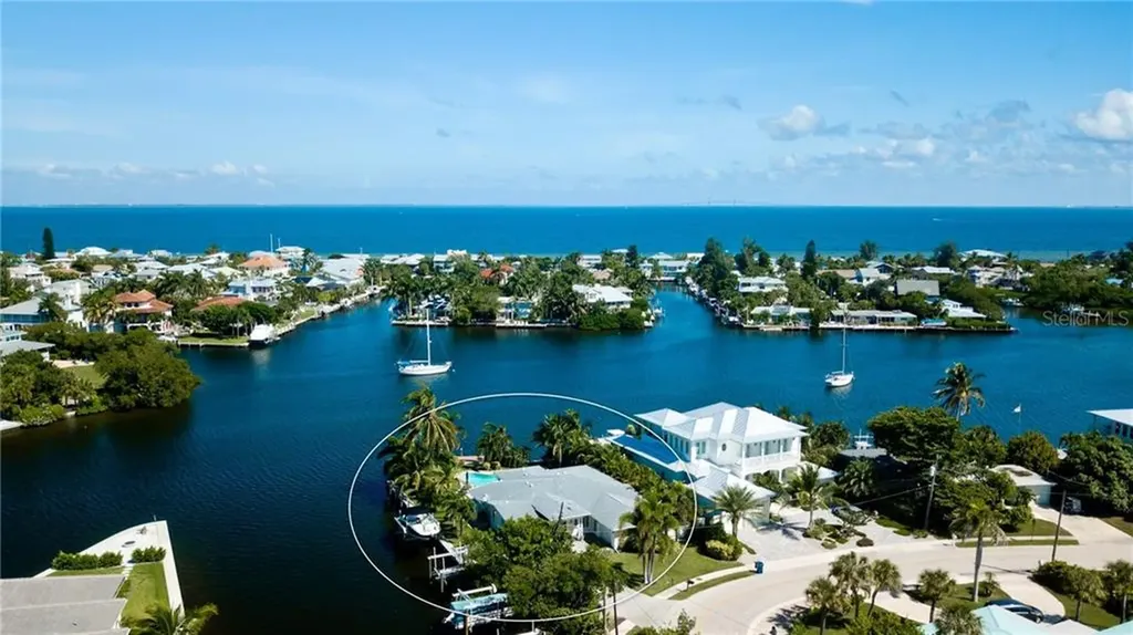 8407 Marina Drive Holmes Beach FL 34217