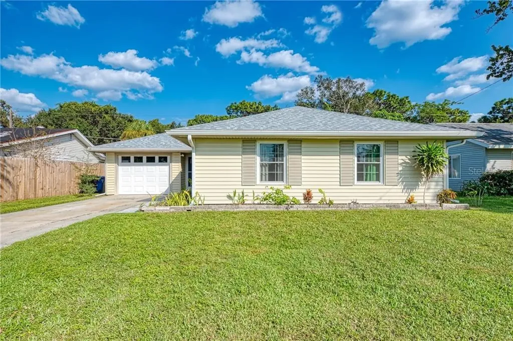1052 Elaine Street Venice FL 34285