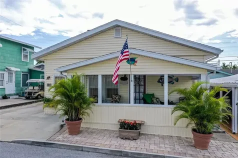 5 Desoto Street E Bradenton FL 34208