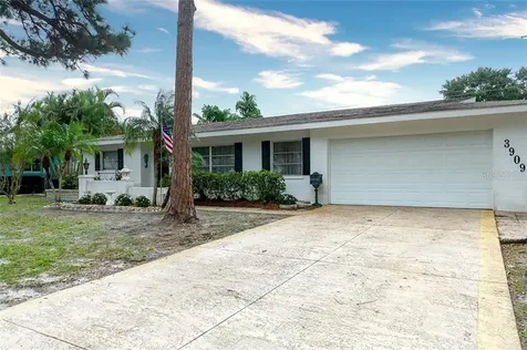 3909 17th Avenue Drive W Bradenton FL 34205