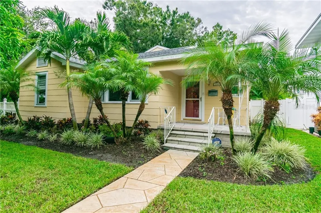 182 29th Avenue N St Petersburg FL 33704