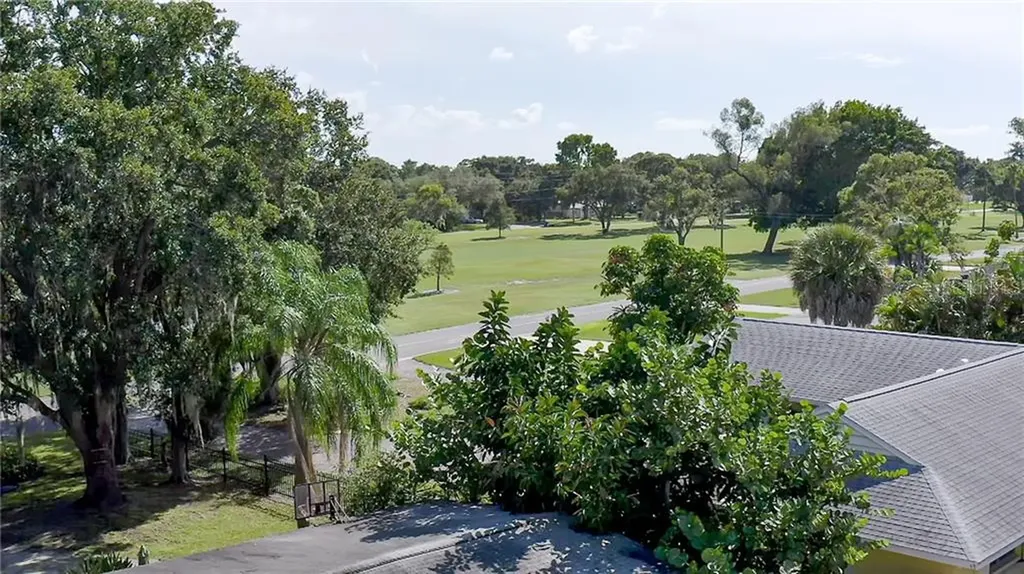 2221 Desoto Way S St Petersburg FL 33712
