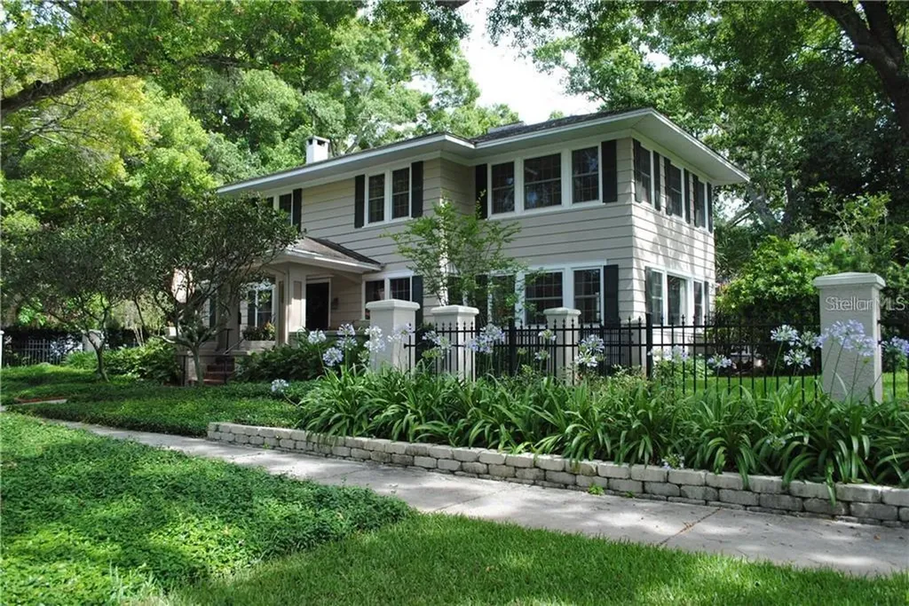546 20th Avenue NE St Petersburg FL 33704