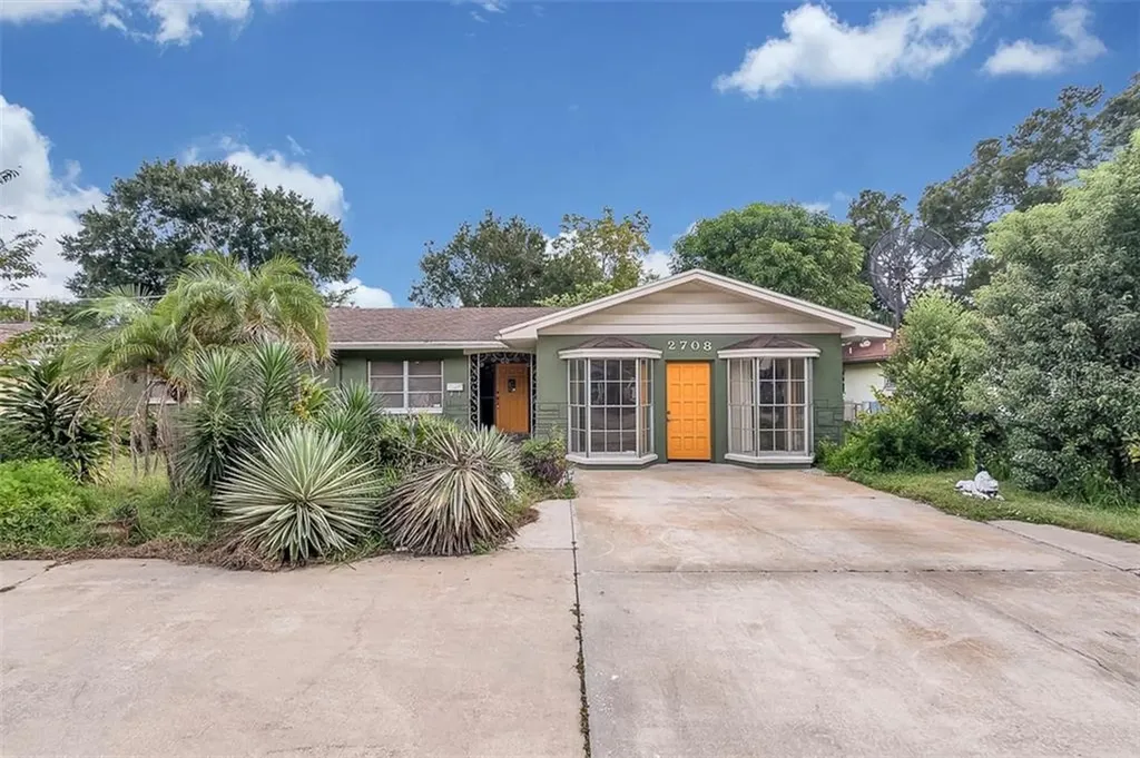 2708 W Woodlawn Avenue Tampa FL 33607