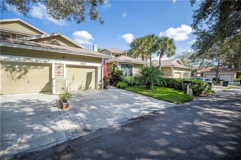 890 Amelia Court NE St Petersburg FL 33702