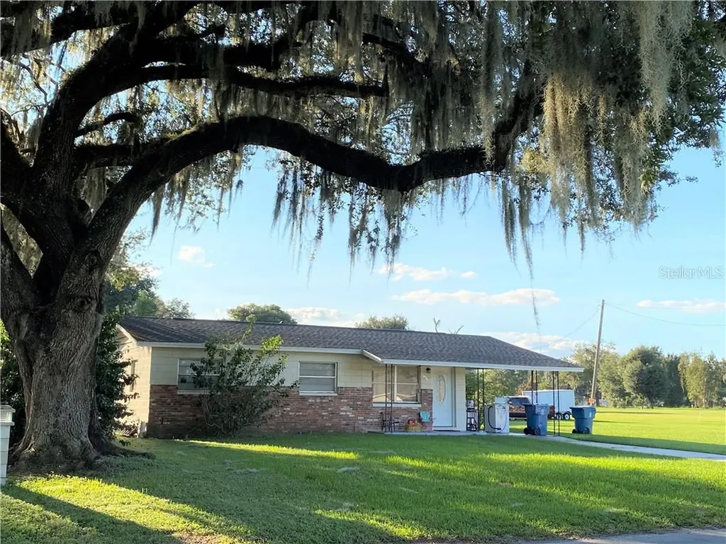 702 S Perry Avenue Fort Meade FL 33841