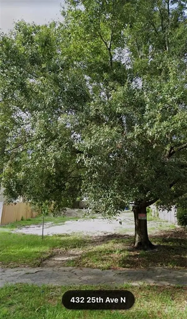 432 25th Avenue N St Petersburg FL 33704