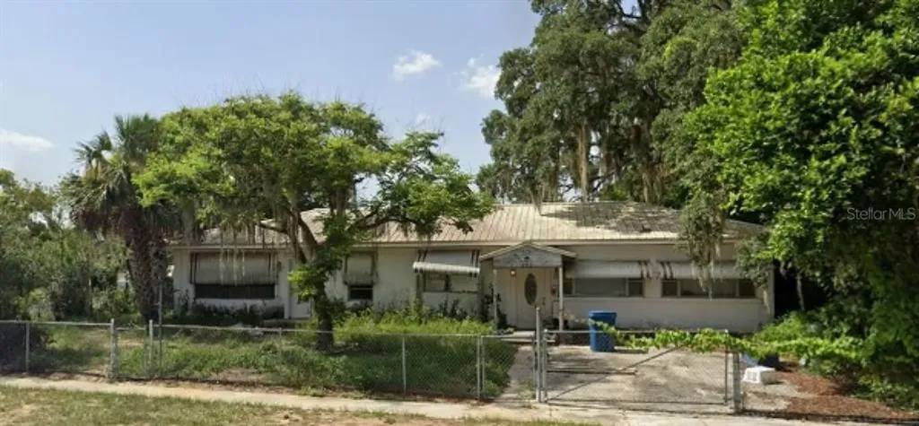 202 South Boulevard E Davenport FL 33837