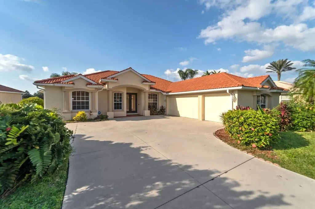 5523 Secluded Oaks Way Sarasota FL 34233