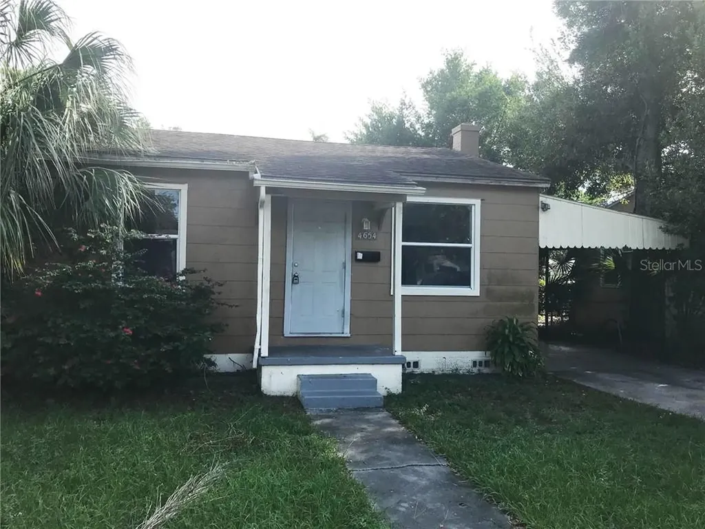 4654 13th Avenue S St Petersburg FL 33711
