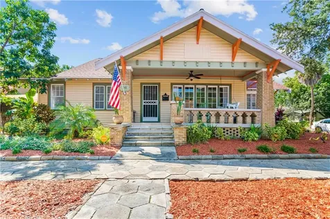 548 6th Street N St Petersburg FL 33701
