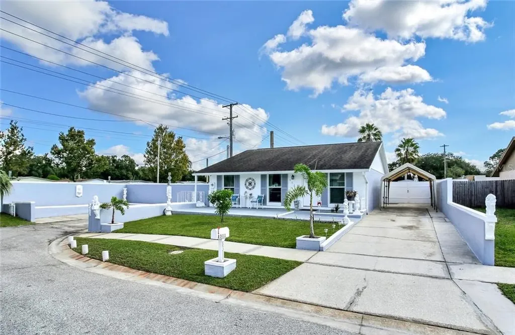 8311 Regina Place Tampa FL 33615