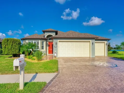 9221 Raes Creek Place Palmetto FL 34221