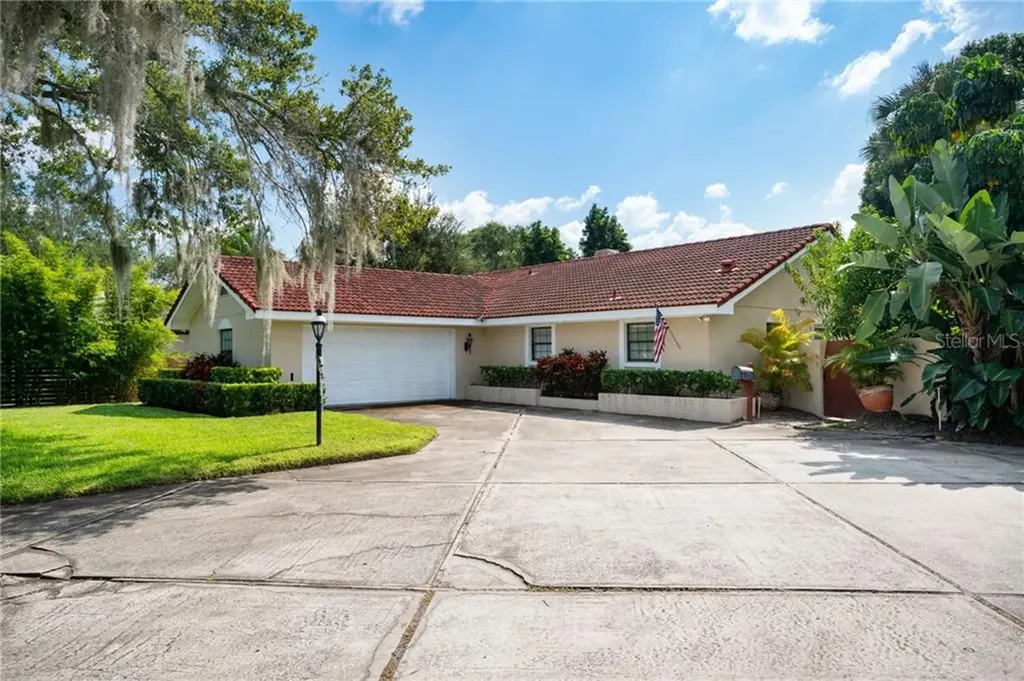1050 Aloma Avenue Winter Park FL 32789