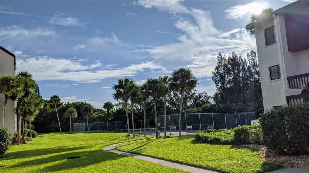 1624 Stickney Point Sarasota FL 34231