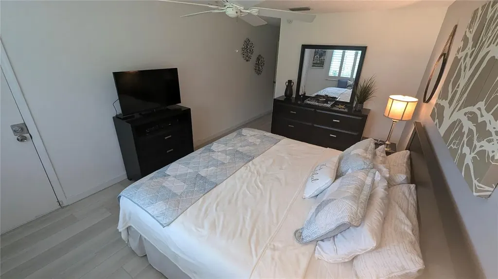1624 Stickney Point Sarasota FL 34231