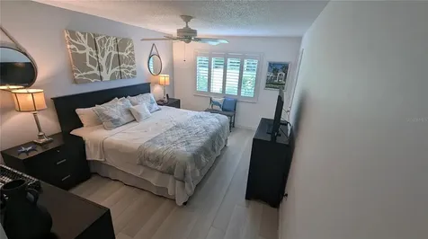 1624 Stickney Point Sarasota FL 34231