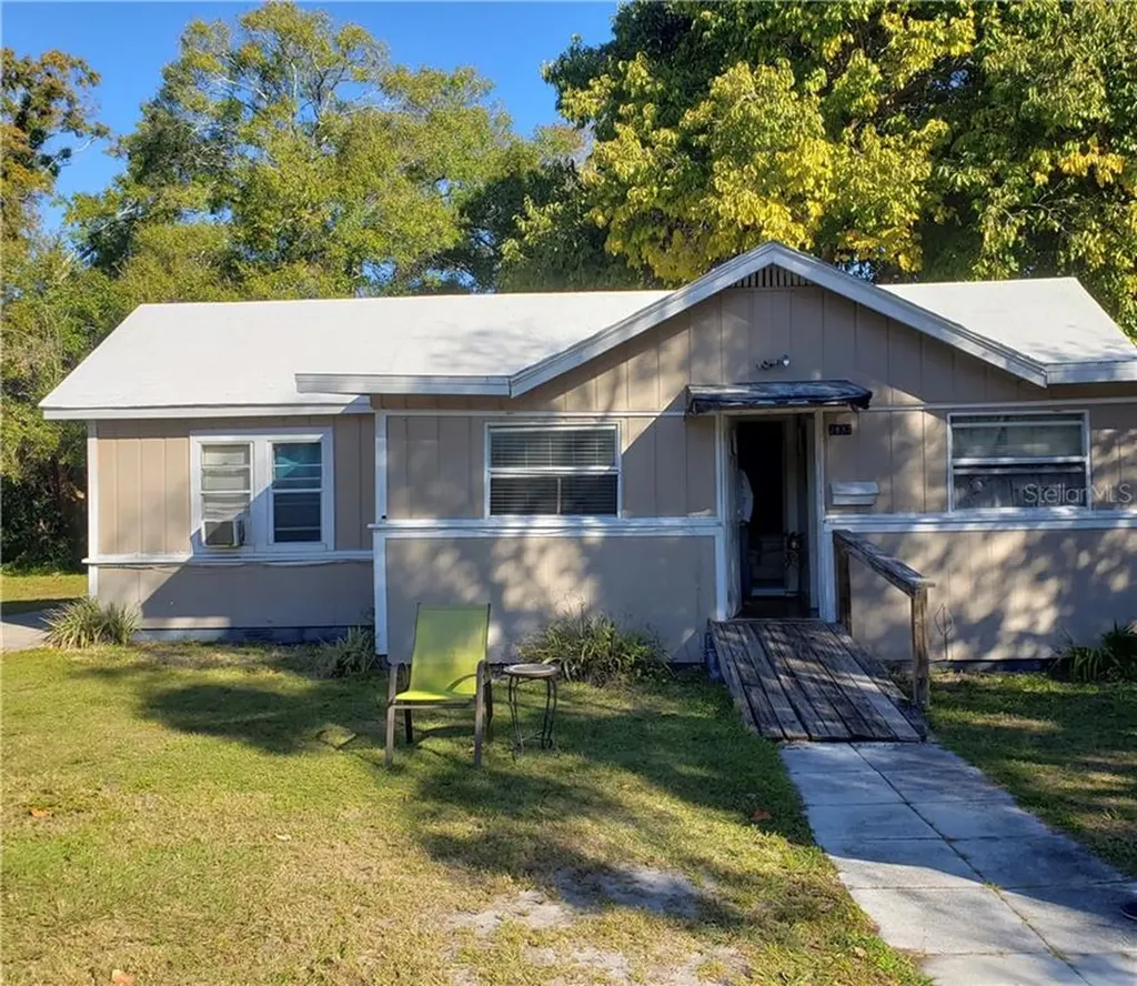 2437 15th Avenue S St Petersburg FL 33712