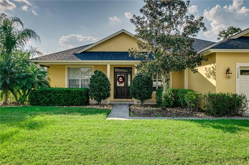 7124 Remington Oaks Loop Lakeland FL 33810
