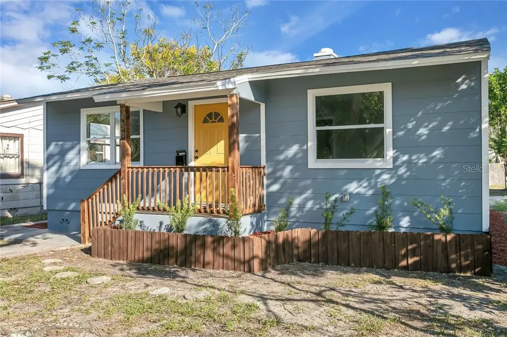 4517 Emerson Avenue S St Petersburg FL 33711