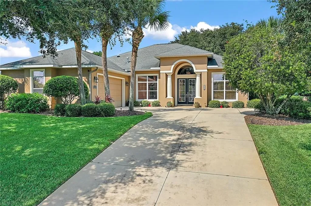 3229 Site To See Avenue Eustis FL 32726