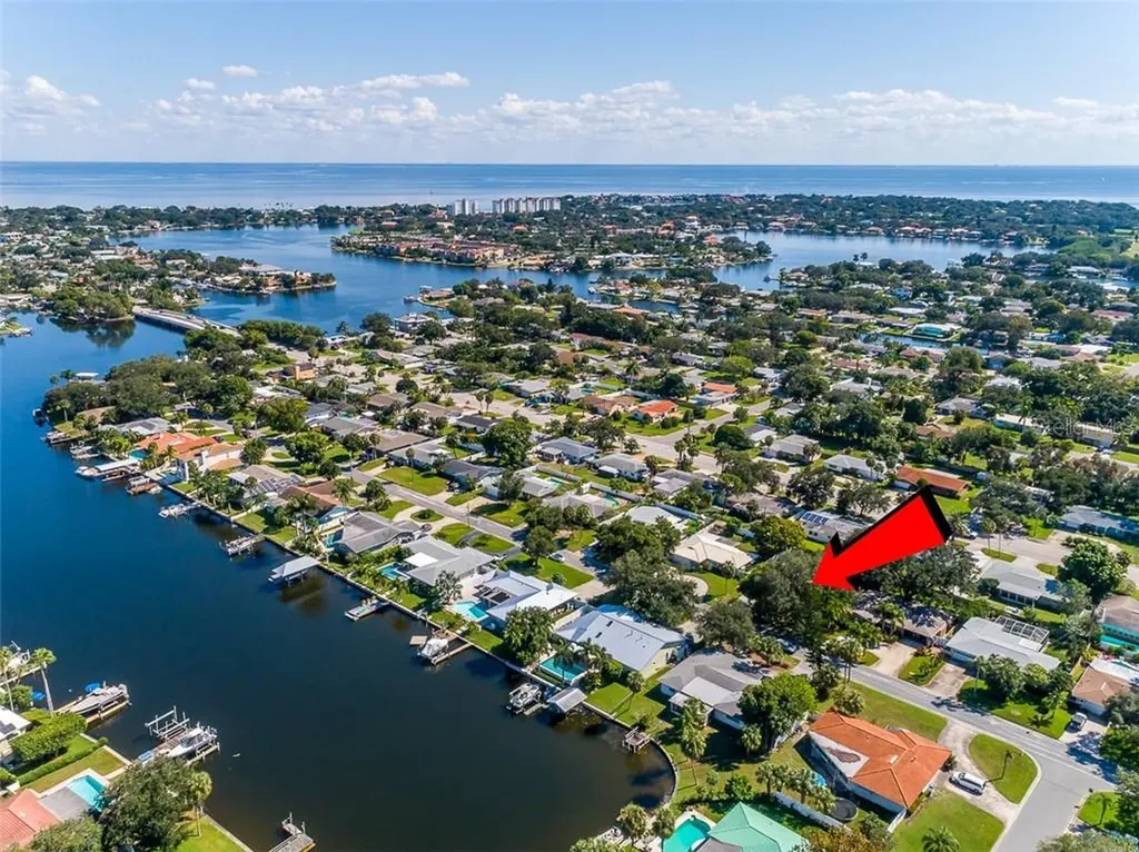1028 41st Avenue NE St Petersburg FL 33703