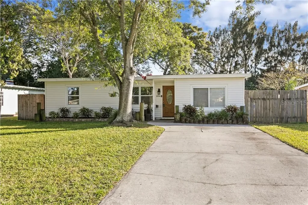 1058 60th Avenue N St Petersburg FL 33703