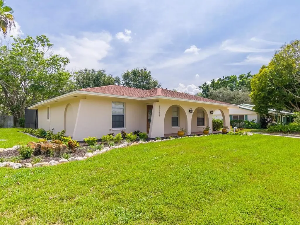 1914 Hillsdale Place Sarasota FL 34231