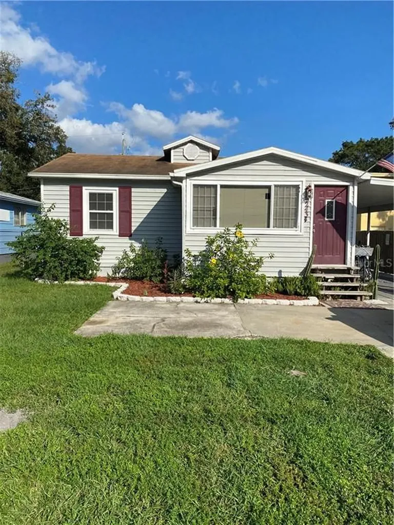 2434 37th Street S St Petersburg FL 33711