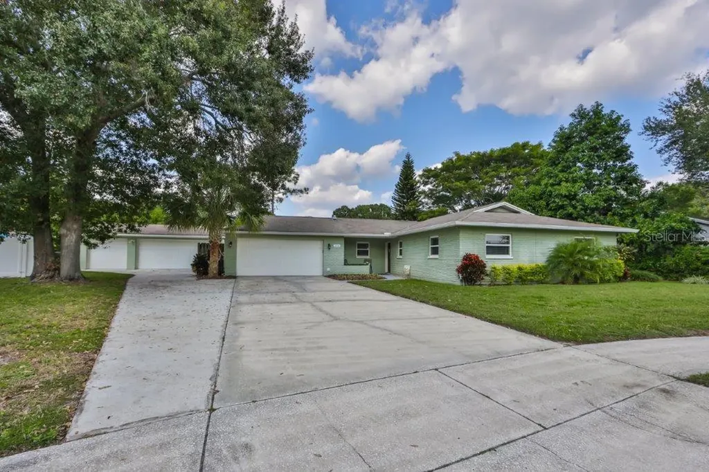 2503 Saint Charlotte Place Tampa FL 33618